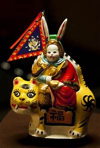 Traditional Chinese Lord Rabbit Painting Class in Beijing - Image 2